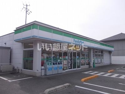 【板野郡藍住町東中富のアパートのコンビニ】