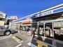 コンビニ　ローソン桜塚店（コンビニ）まで242m