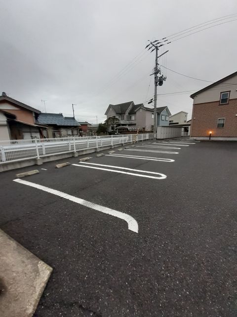 【アゼイリアの駐車場】