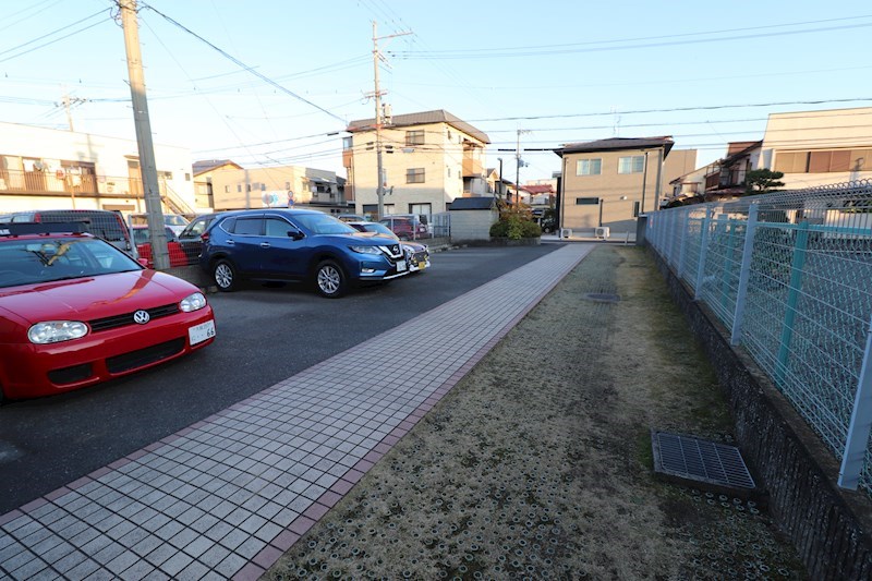 【前川ハイツの駐車場】