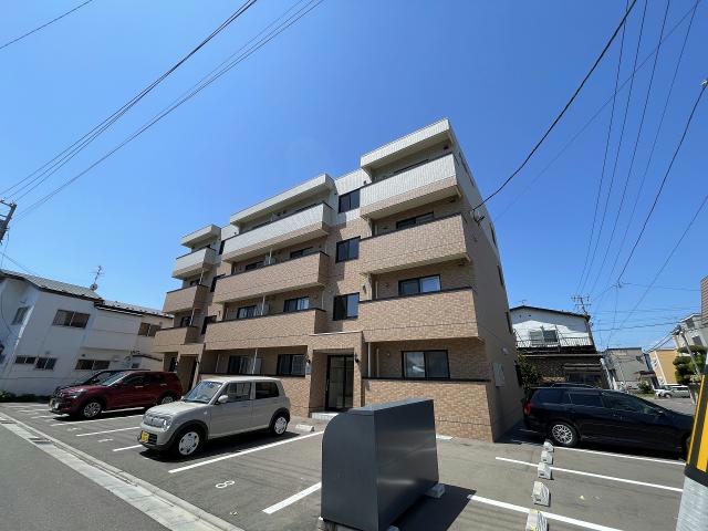 函館市松川町のマンションの建物外観