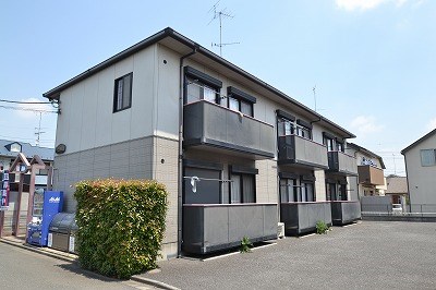 【昭島市大神町のアパートの建物外観】