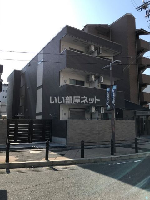 【泉大津市田中町のアパートの建物外観】