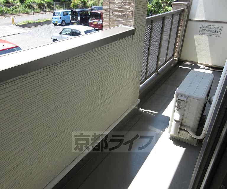 【大津市湖城が丘のマンションのバルコニー】