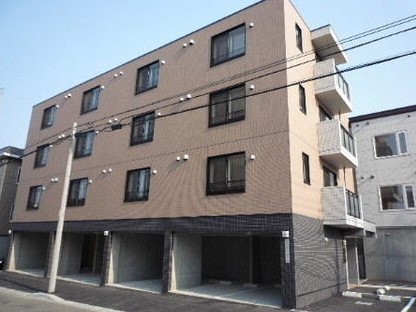 札幌市豊平区平岸六条のマンションの建物外観