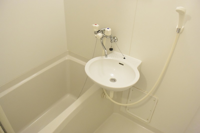 バス・シャワールーム　一日の疲れを癒せます!!