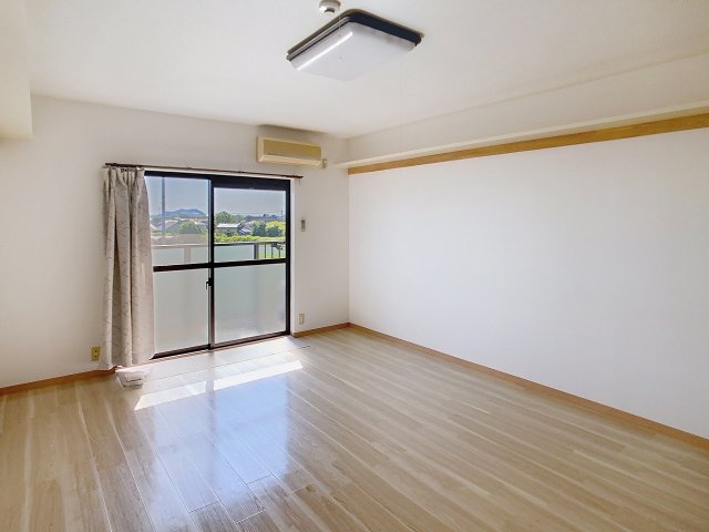 居室・リビング　2025年5月撮影※現況を優先致します。