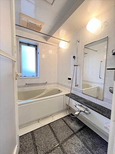 バス・シャワールーム　浴室