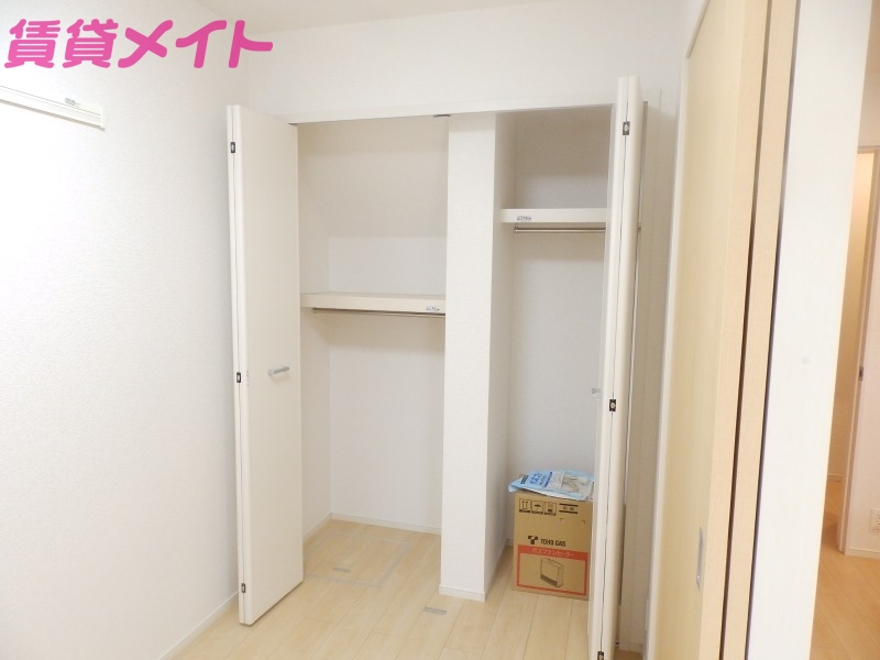 収納　同型参考写真