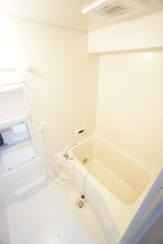 バス・シャワールーム　※同物件・反転タイプの写真です。