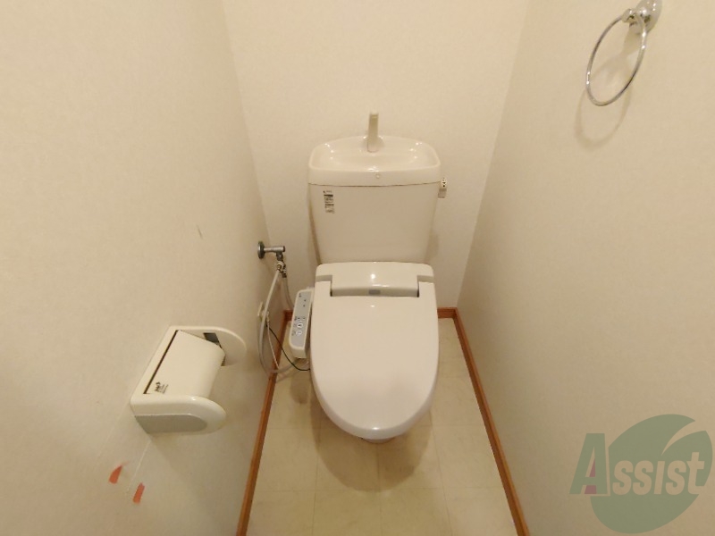 トイレ　こちらはトイレです。清潔感があり、安心して使用できます。