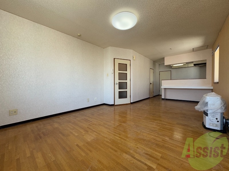 居室・リビング　広くてキレイなお部屋が広がっていて、充実した生活が送れそう。