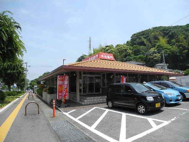 飲食店　牛右衛門時津店（飲食店）まで297m