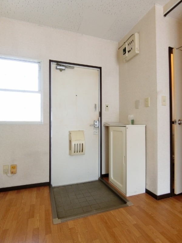 玄関　図面と現状に相違がある場合には現状を優先