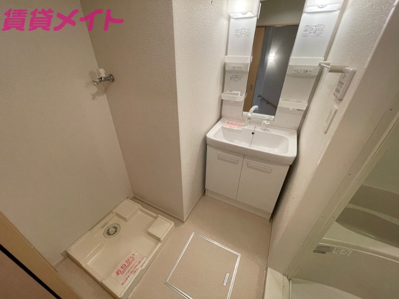 洗面設備　同型参考写真