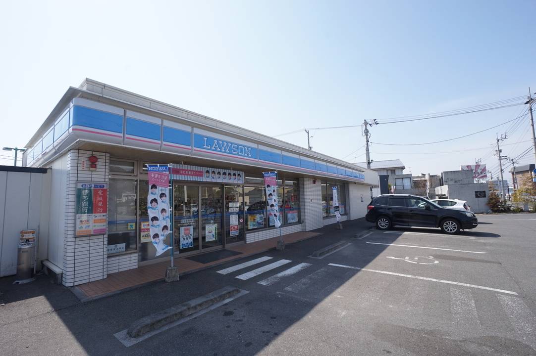 コンビニ　ローソン松山平井町店（コンビニ）まで530m