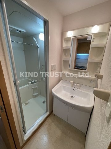 洗面設備　脱衣スペースもあります