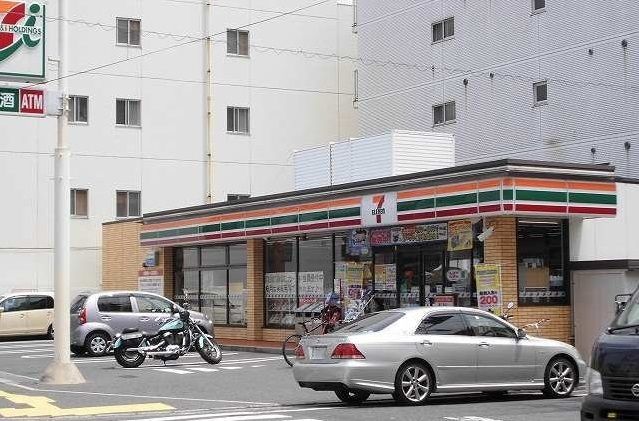 コンビニ　セブンイレブン（コンビニ）まで290m