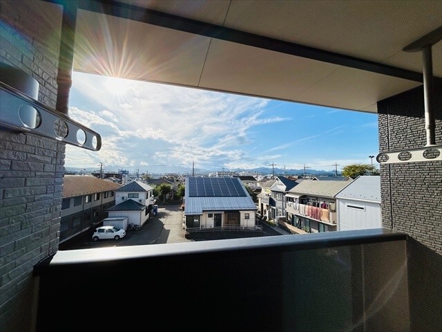 眺望　同一建物内３０２号室内装写真転載