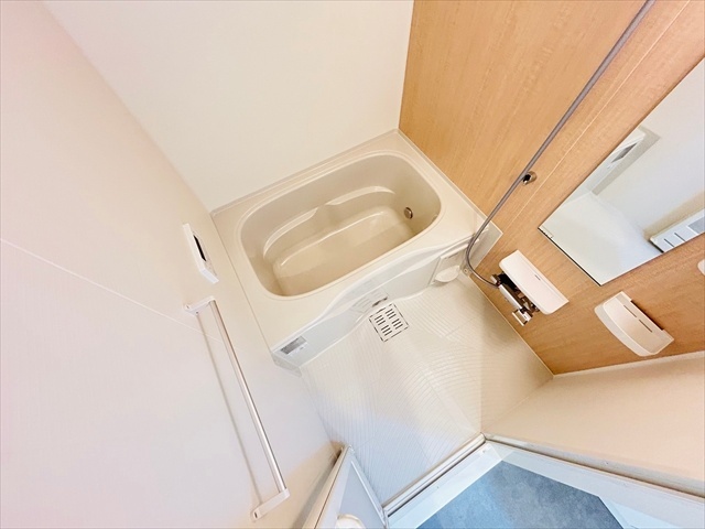 バス・シャワールーム　同一建物内３０２号室内装写真転載