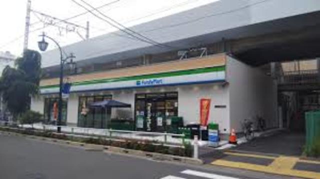 コンビニ　ファミリーマート板橋西台店（コンビニ）まで244m
