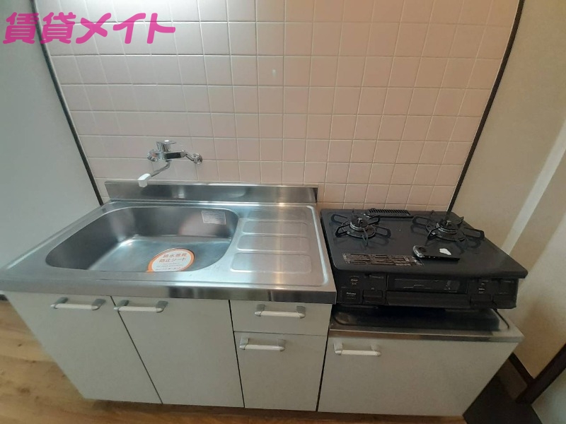 キッチン　別部屋参考写真です