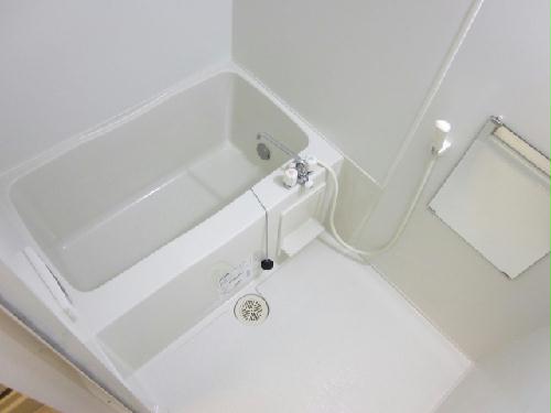 バス・シャワールーム　浴室乾燥機付きで雨の日でも快適に洗濯できます！