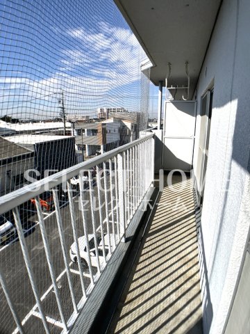 バルコニー　お洗濯にも便利なバルコニー付き