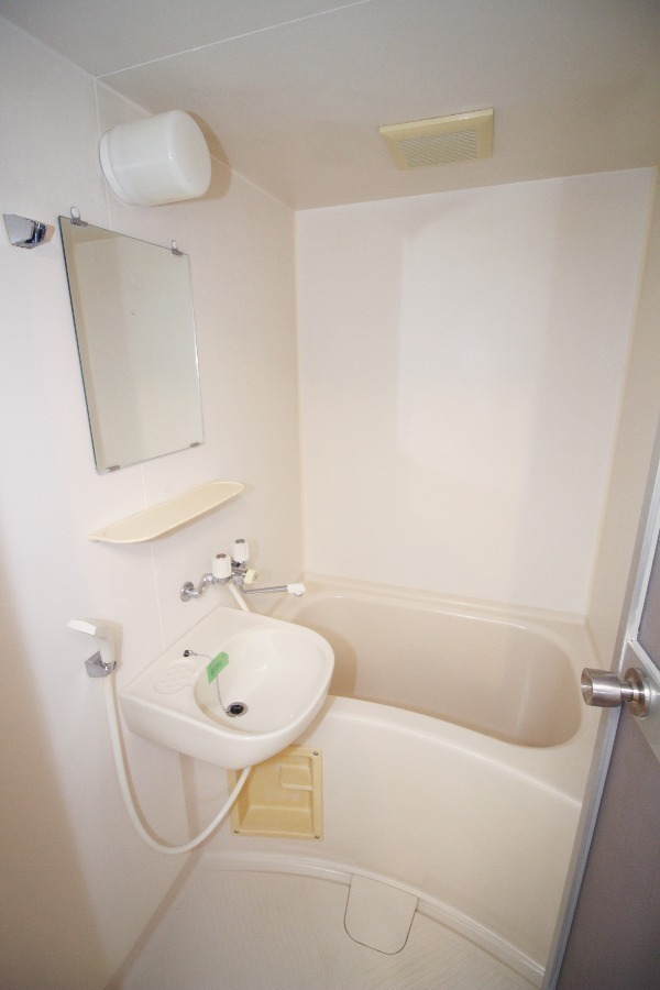 バス・シャワールーム　お風呂場スペース