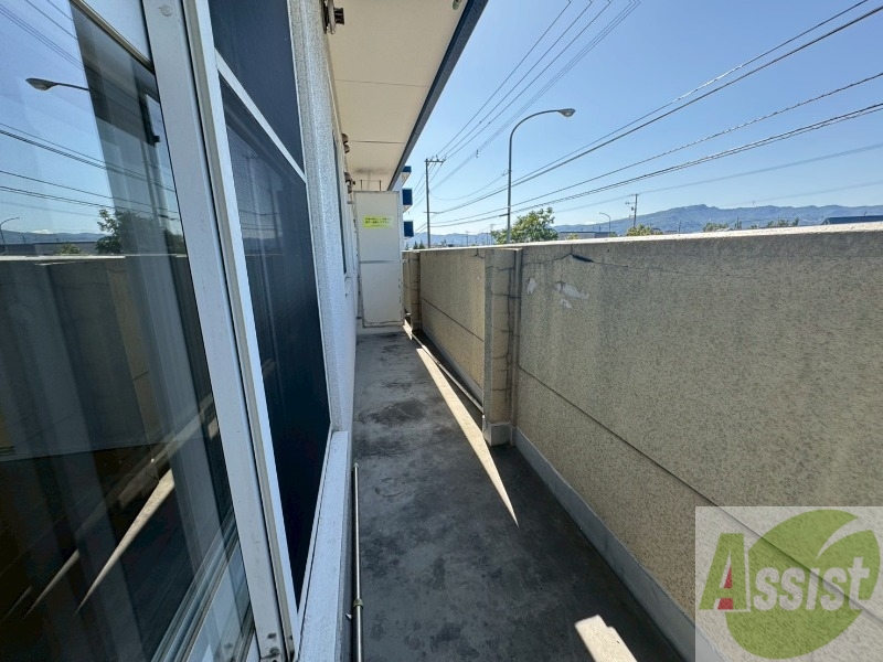 バルコニー　バルコニーは幅があり、広い印象を受けました。