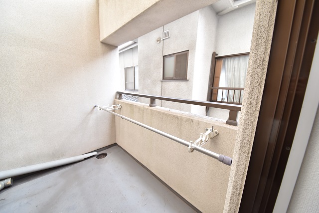 バルコニー　陽当たり良好なバルコニーです