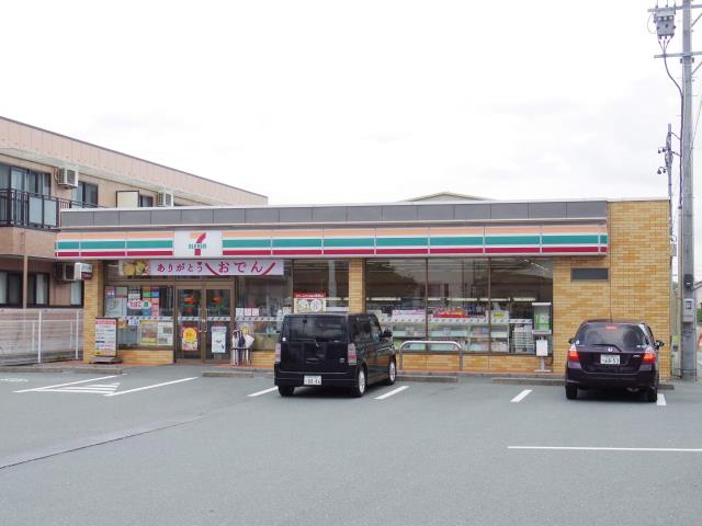 コンビニ　セブンイレブン（コンビニ）まで750m