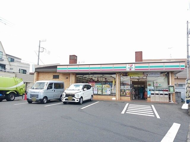 コンビニ　セブンイレブン（コンビニ）まで354m