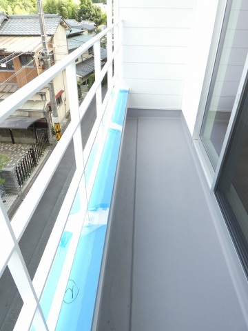 バルコニー　同物件別室