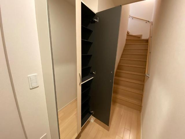 玄関　下駄箱