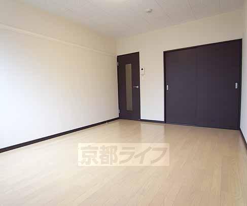 居室・リビング　広々とした部屋です。