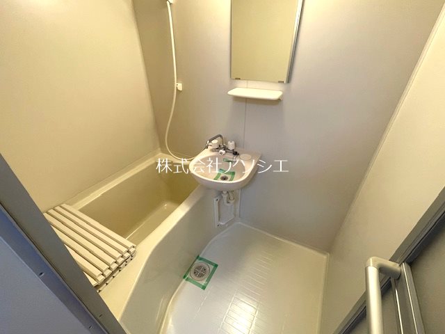 バス・シャワールーム　※写真は同間取り別部屋のイメージになります。