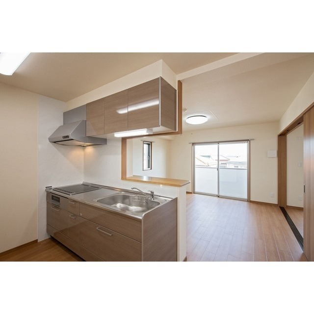 キッチン　３口ＩＨグリルつき　※イメージ