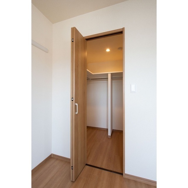 収納　ウォークインクローゼット　※イメージ