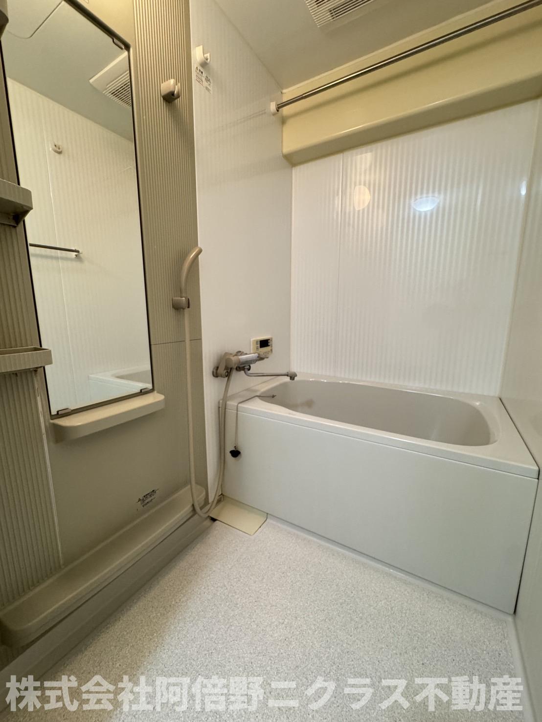 バス・シャワールーム　内装は別部屋の参考写真です。