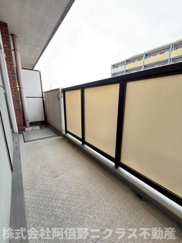 バルコニー　内装は別部屋の参考写真です。