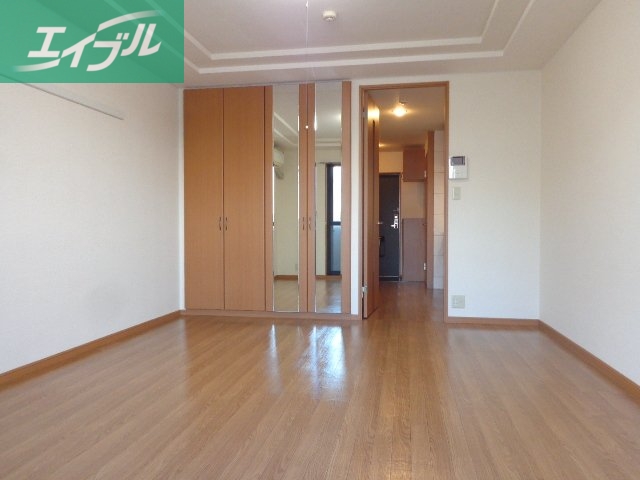 居室・リビング　室内