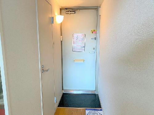 玄関　設備・仕様は号室により異なる為、現況を優先致します。