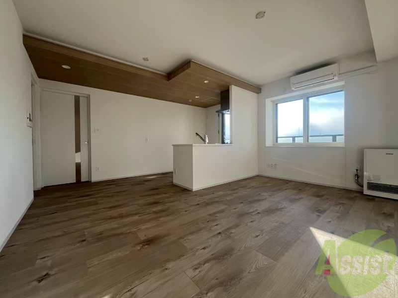 居室・リビング　広々としたリビングですね。使い勝手がよさそうですね！