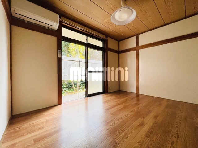 居室・リビング　家具の配置が自由自在の居室です♪