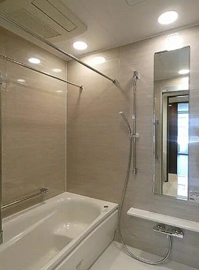 バス・シャワールーム　ゆったり過ごせるお風呂です