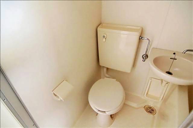 トイレ　清潔感あるトイレです