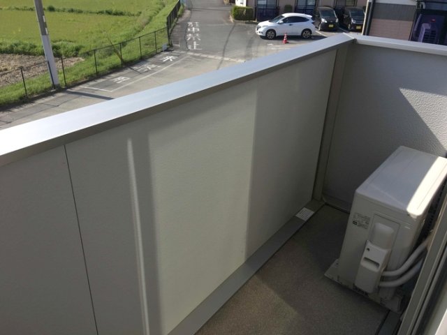 バルコニー　陽当たり良好なバルコニーです♪