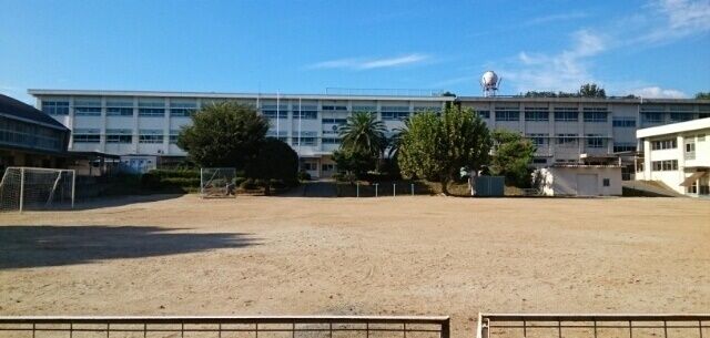 小学校　平尾小学校（小学校）まで1240m