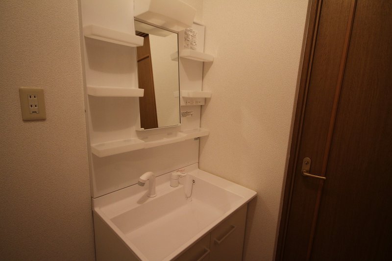 洗面設備　※同物件の他のお部屋(設備等、実際と異なる場合あり)